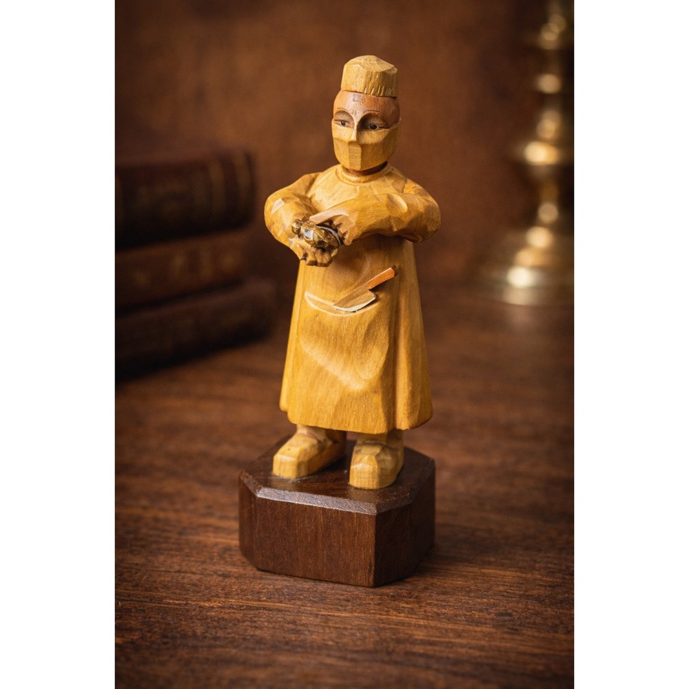 ANRI Wood Carved Doctor Figurine Italy Hand Carved Surgeon Medical‎ Figure